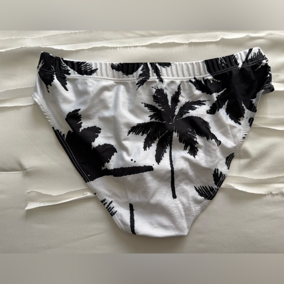 Sexy Men Swim Bikini - Picture 2 of 2